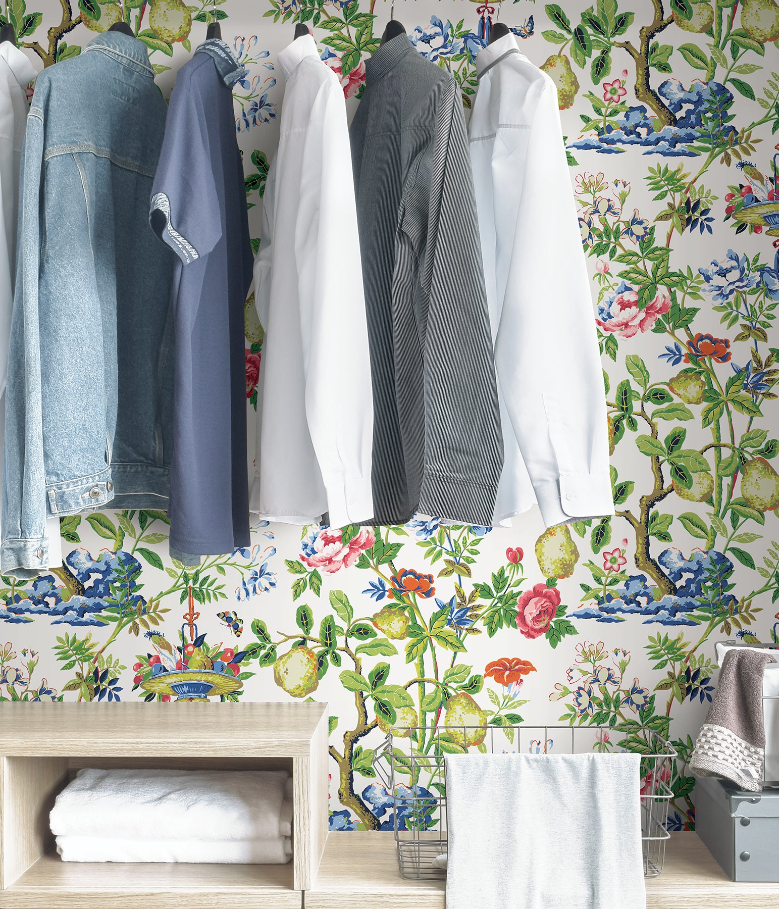 Shantung Garden P&S Wallpaper in a room setting