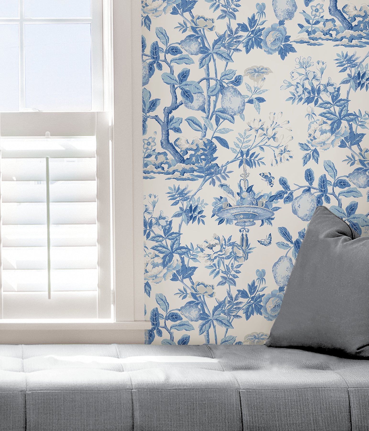 Shantung Garden P&S Wallpaper in a room setting
