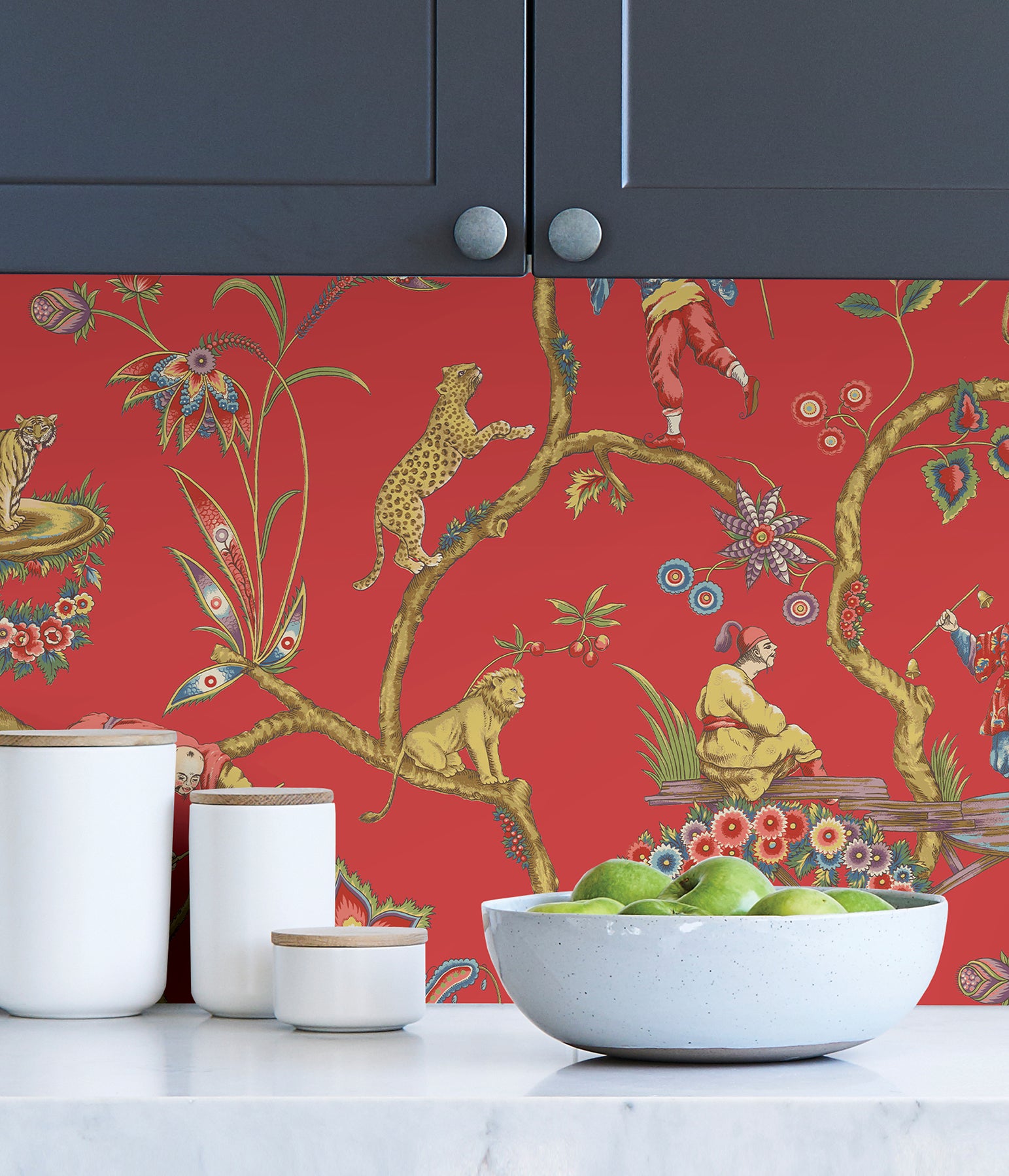 Chinoise Exotique P&S Wallpaper in a room setting