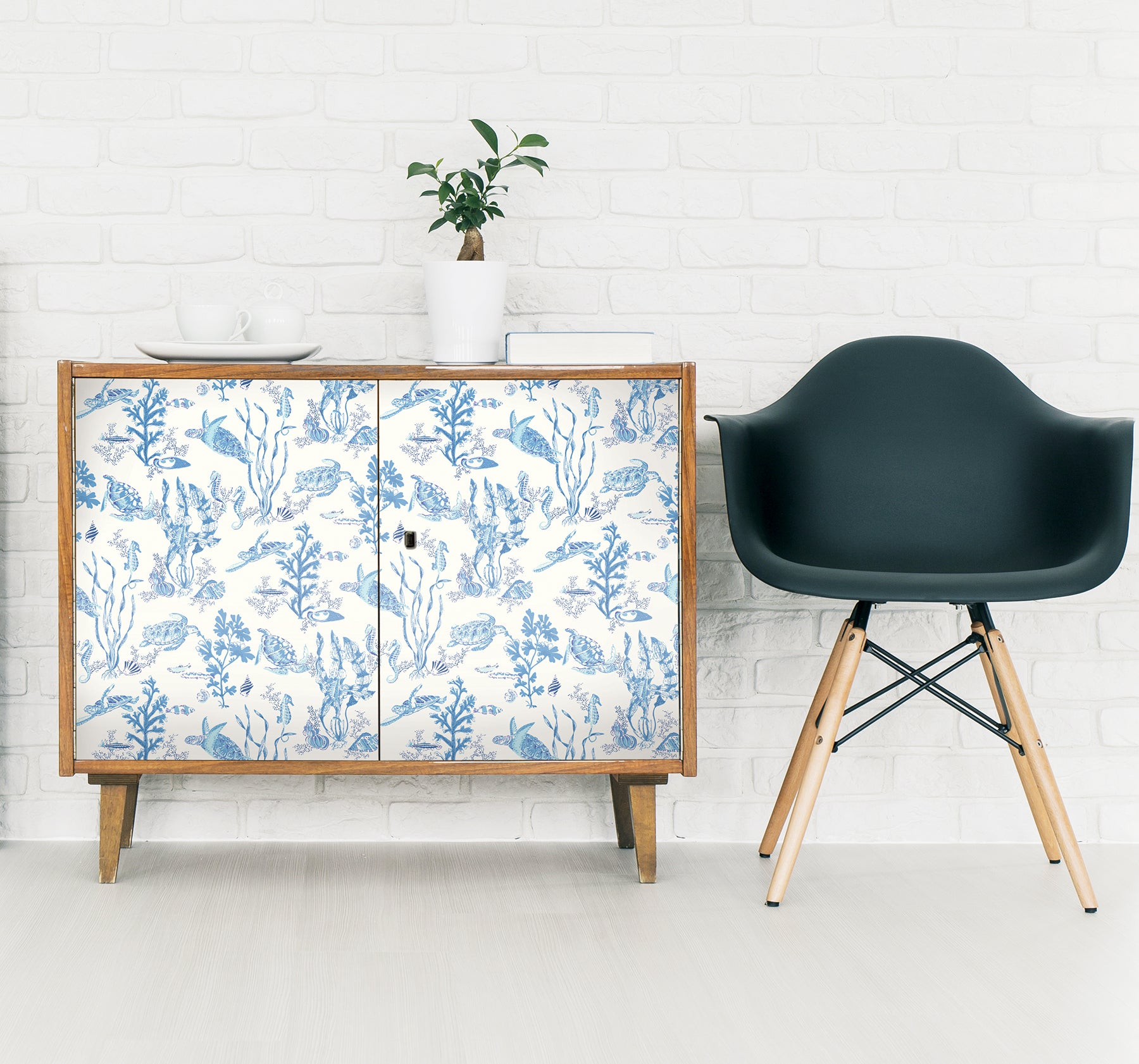 Garparilla P&S Wallpaper in a room setting