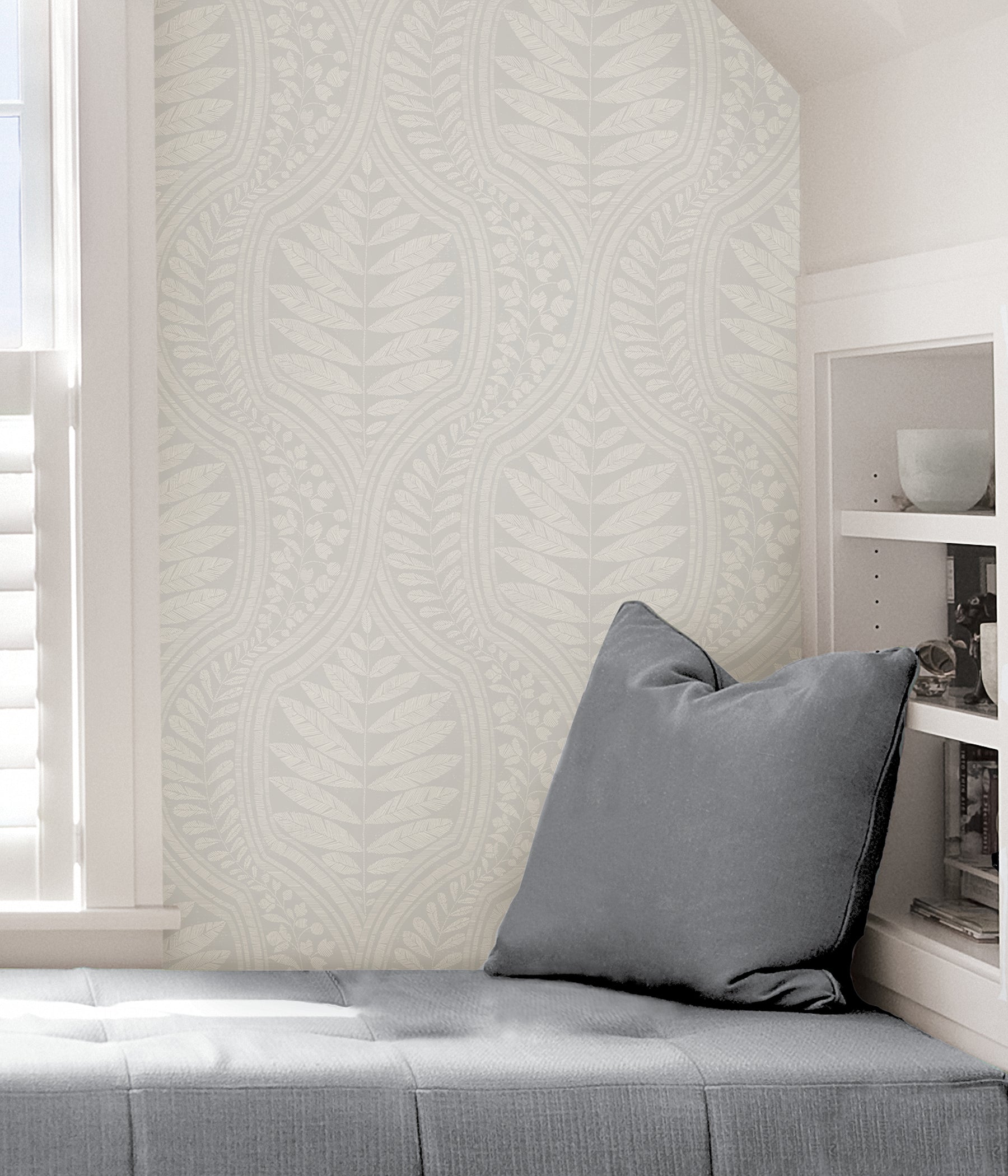 Foliate P&S Wallpaper in a room setting