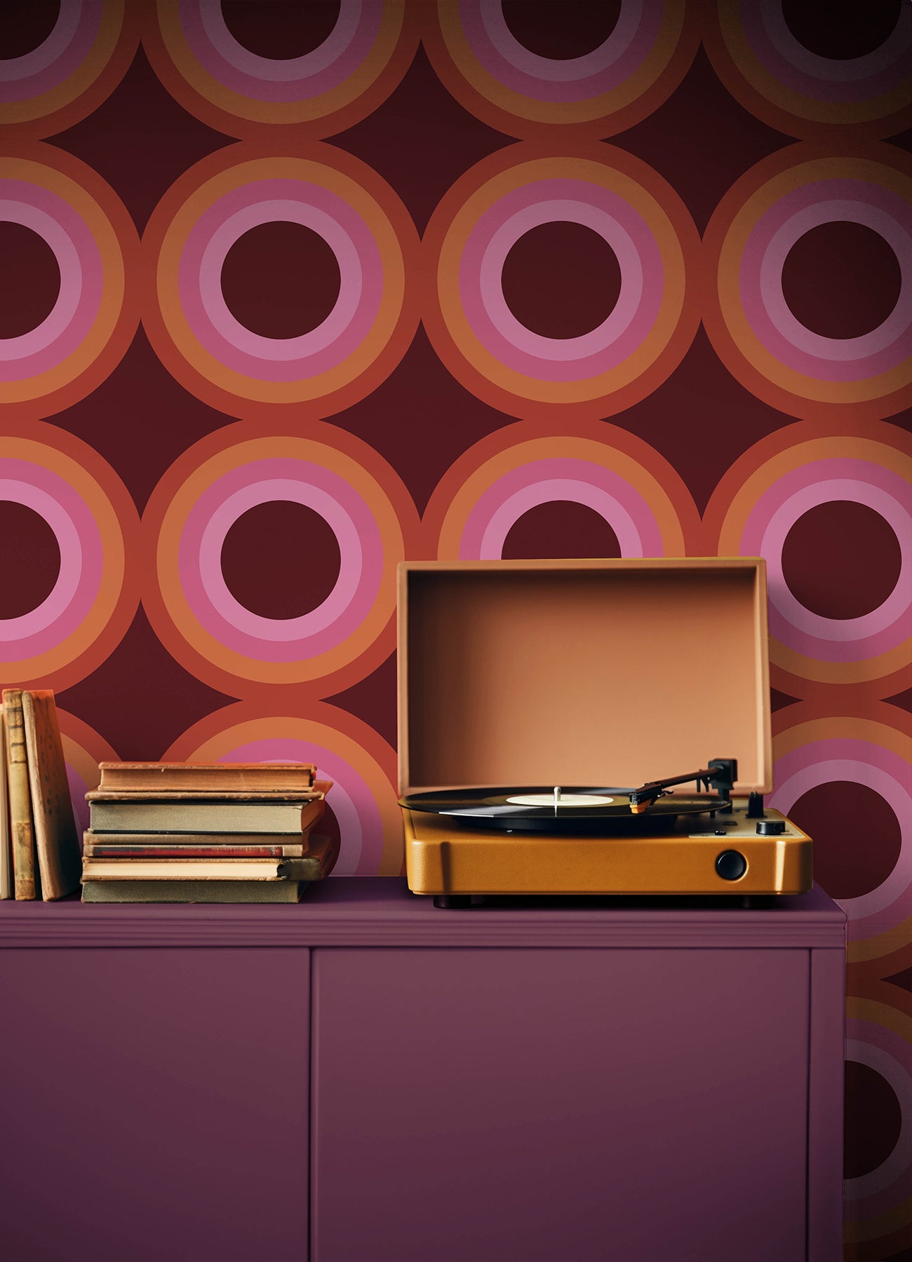Sir Culls P&S Wallpaper in a room setting