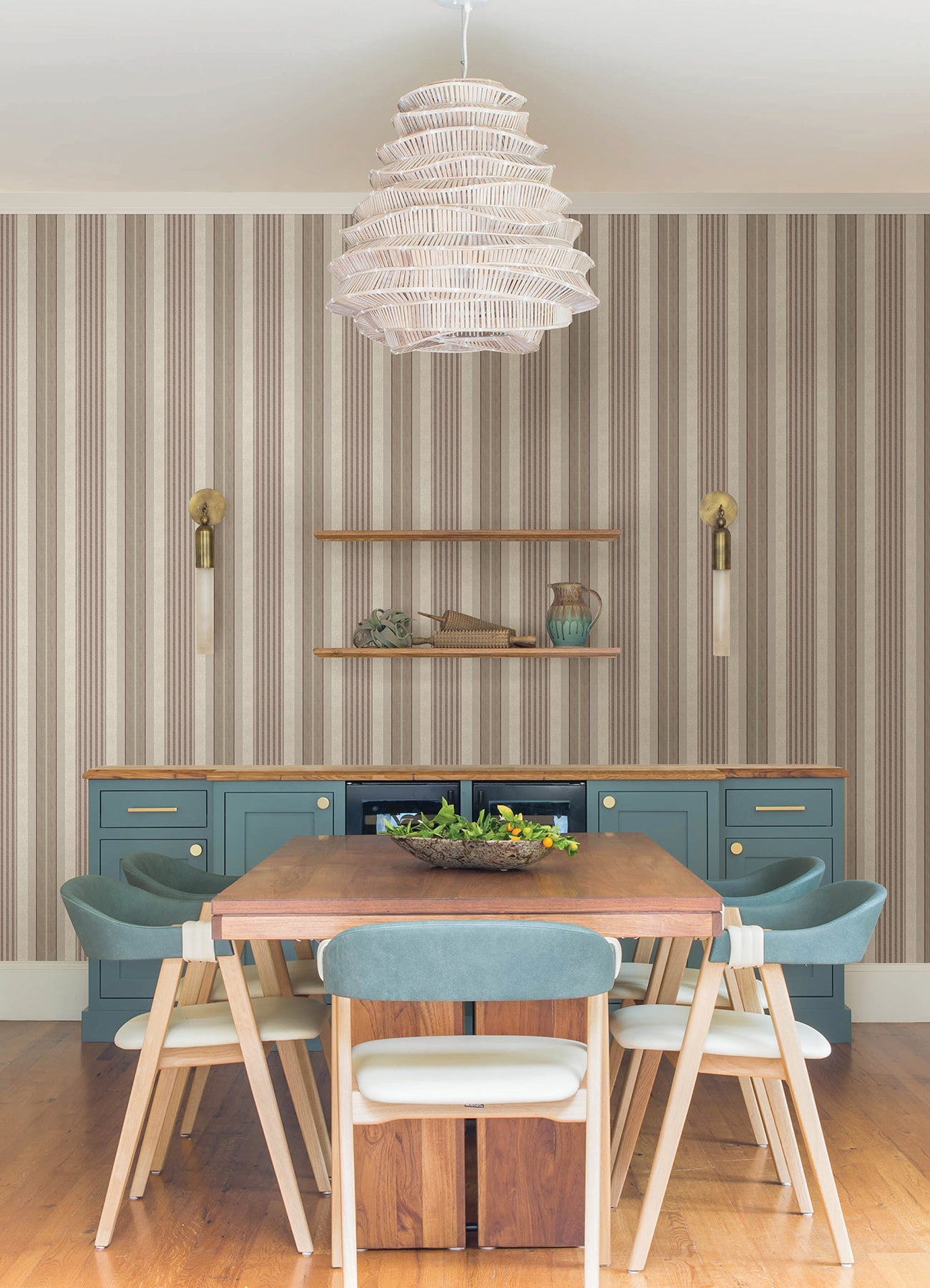 Escot P&S Wallpaper in a room setting