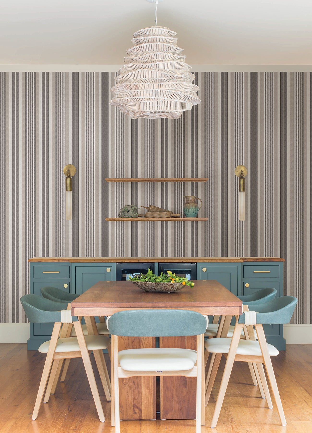 Escot P&S Wallpaper in a room setting