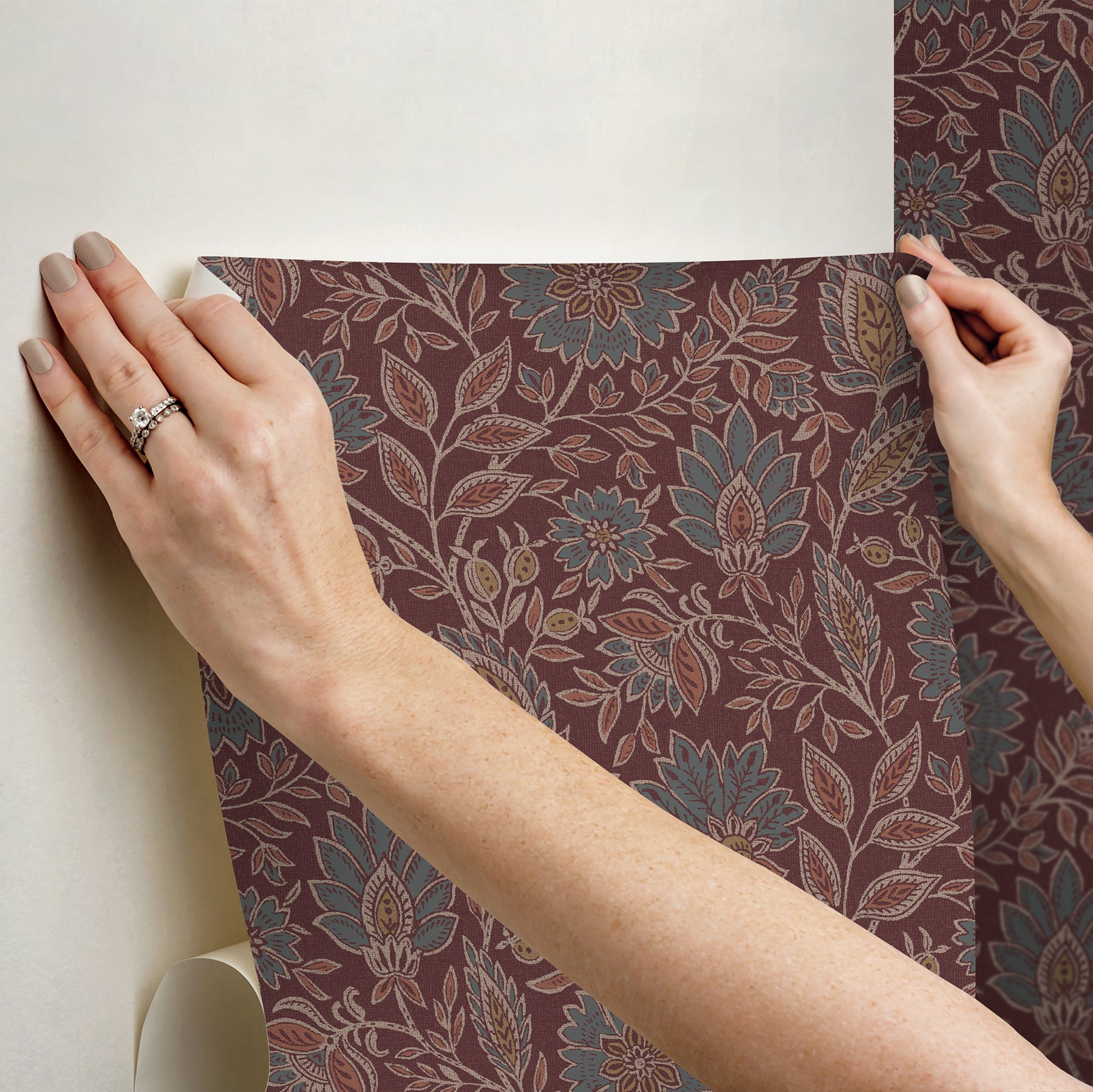 Indira Aster P&S Wallpaper - how to stick